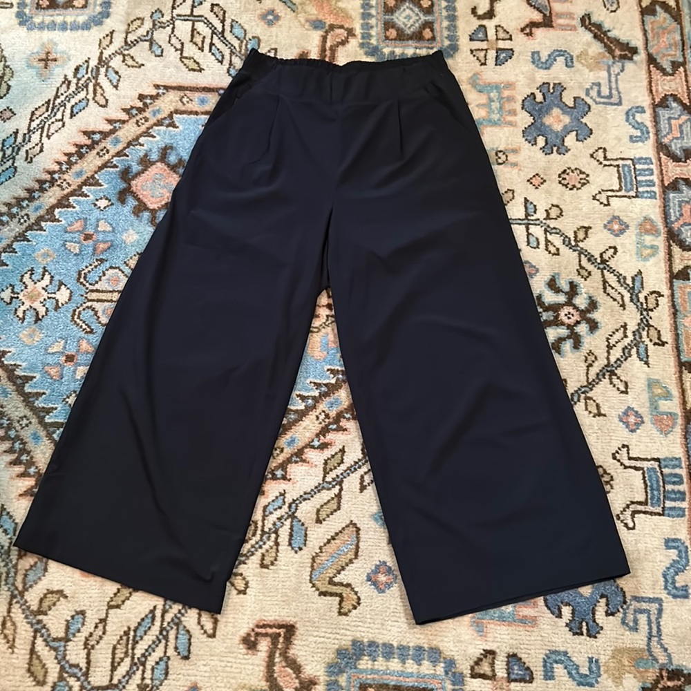 Athleta Brooklyn wide leg crop pant - size 4
